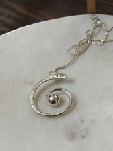 Load image into Gallery viewer, Vintage Sterling Silver Necklace 18”
