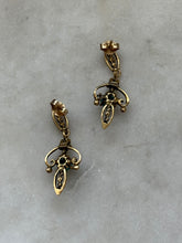 Load image into Gallery viewer, Vintage 1940s Turquoise 14k Gold Earrings
