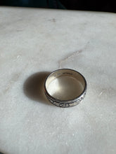 Load image into Gallery viewer, Floral Etched Sterling Silver Band Size 9
