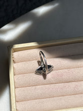 Load image into Gallery viewer, Midcentury Black Onyx Sterling Silver Ring Size 6

