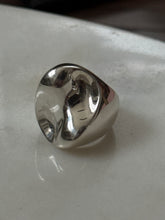 Load image into Gallery viewer, Chunky Sterling Silver Ring Size 7
