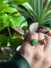 Load image into Gallery viewer, Vintage 20.9k Solid Gold Jade Ring Size 3.25
