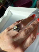 Load image into Gallery viewer, Mother of Pearl Sterling Silver Ring Size 7

