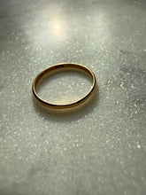 Load image into Gallery viewer, Dainty 14k Yellow Gold Ring Size 6.75
