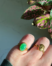 Load image into Gallery viewer, Vintage 20.9k Solid Gold Jade Ring Size 3.25
