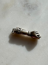 Load image into Gallery viewer, Vintage 833 Silver Mano Figa
