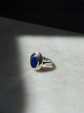 Load image into Gallery viewer, Vintage Lapis Sterling Silver Ring Size 7
