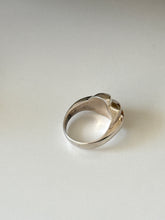 Load image into Gallery viewer, Vintage Solid Sterling Silver Ring Size 5.75
