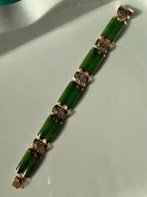 Load image into Gallery viewer, Vintage Green Jade &amp; 14k Yellow Gold Bracelet 7”
