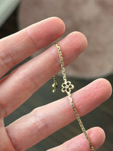 Load image into Gallery viewer, Diamond Flower 14k Gold Bracelet
