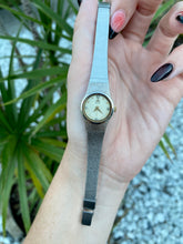 Load image into Gallery viewer, Seiko Vintage Silver Tone Watch
