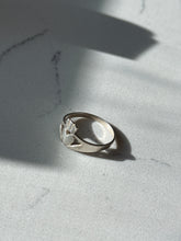 Load image into Gallery viewer, Vintage Hearts of Claddagh Sterling Silver Ring Size 7
