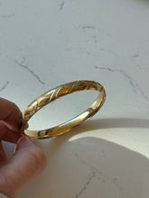 Load image into Gallery viewer, Vintage Basket Weave Textured 14k Yellow Gold Bangle Bracelet
