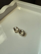 Load image into Gallery viewer, Square Sterling Silver Hoops
