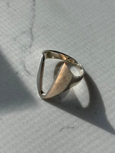 Load image into Gallery viewer, Vintage Sterling Silver Ring Size 7.5
