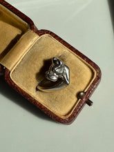 Load image into Gallery viewer, Vintage Modernist Sterling Silver Dog Ring Size 6
