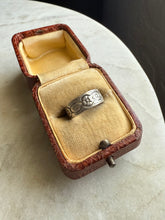 Load image into Gallery viewer, Floral Engraved Sterling Silver Toe Ring Size 5
