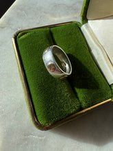 Load image into Gallery viewer, Vintage Sterling Silver &amp; 18k Gold Ring Size 6

