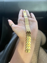Load image into Gallery viewer, Vintage 1970s/1980s Italian 18k Yellow Gold Panther Link Bracelet
