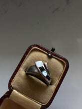 Load image into Gallery viewer, Mother of Pearl &amp; Black Onyx Solid Sterling Silver Ring

