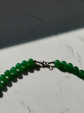 Load image into Gallery viewer, Vintage Green Quartz Bead Necklace 18”
