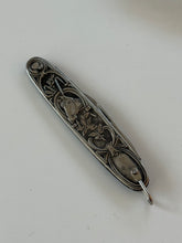 Load image into Gallery viewer, Vintage Engraved Horse Knife
