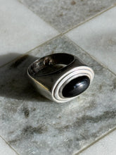 Load image into Gallery viewer, Black Onyx 950 Silver Ribbed Ring Size 10
