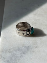 Load image into Gallery viewer, Vintage Turquoise Sterling Silver Ring Size 9
