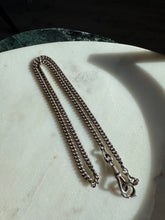 Load image into Gallery viewer, Dog Clip 835 Silver Watch Chain 17”
