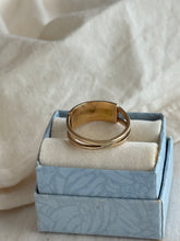 Load image into Gallery viewer, Vintage Southwestern Opal Black Onyx Inlay 14k Gold Ring Size 6
