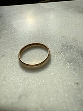 Load image into Gallery viewer, Dainty 14k Yellow Gold Ring Size 6.75
