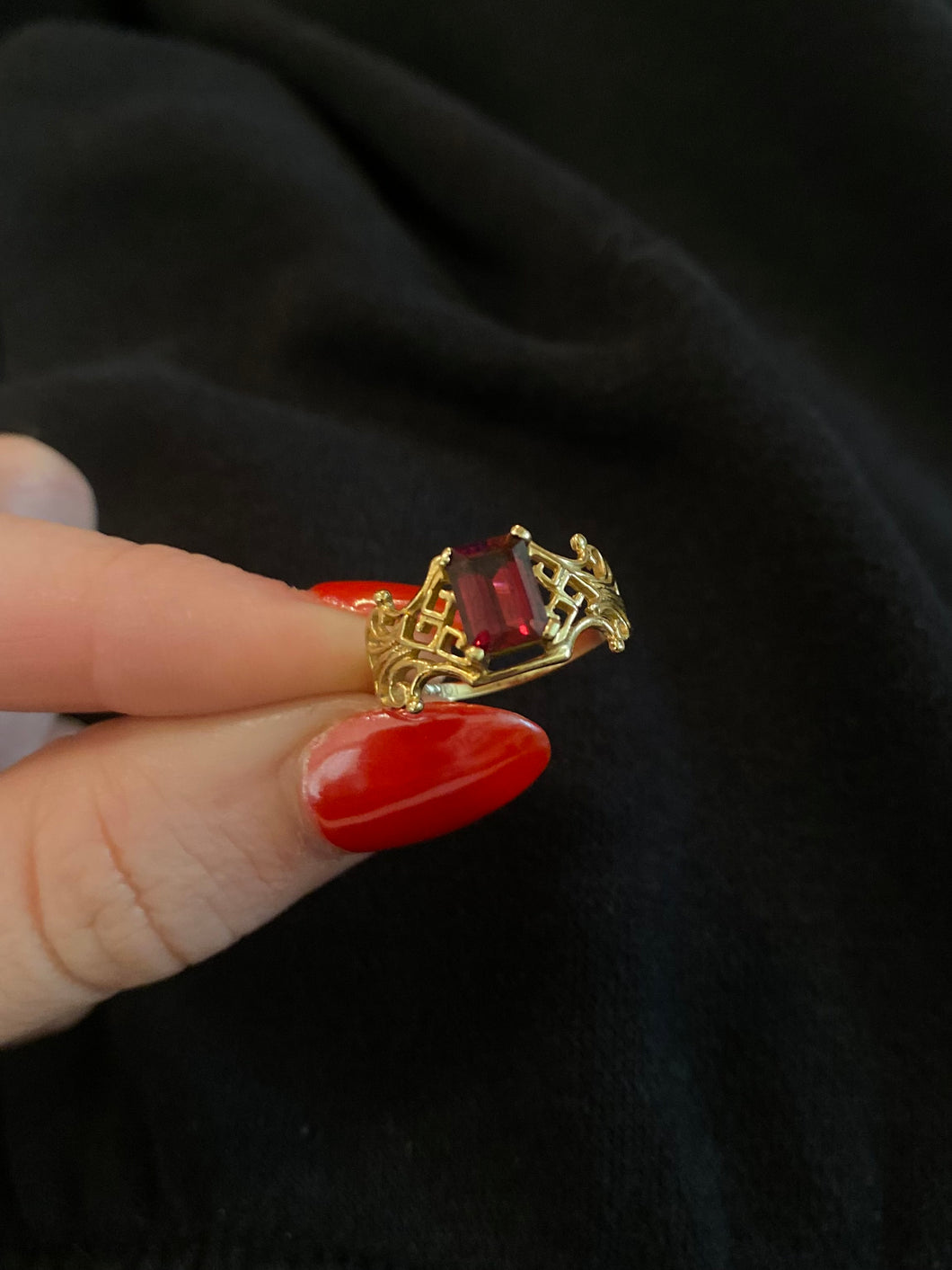 Vintage Emerald Cut Garnet 10k Gold Ring
