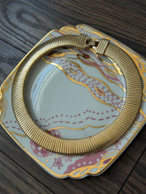 Load image into Gallery viewer, Vintage Mimi Di N Gold Plated Costume Necklace 18.5”
