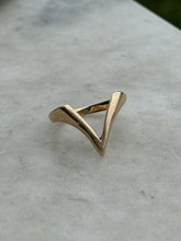 Load image into Gallery viewer, Vintage Solid 14k Yellow Gold Chevron Ring Size 8

