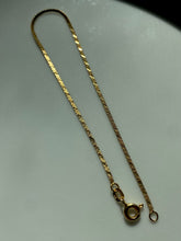 Load image into Gallery viewer, Dainty Vintage 14k Textured ‘S’ Link Bracelet
