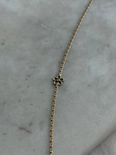Load image into Gallery viewer, Diamond Flower 14k Gold Bracelet
