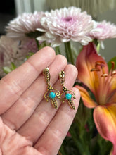 Load image into Gallery viewer, Vintage 1940s Turquoise 14k Gold Earrings
