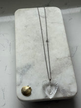 Load image into Gallery viewer, Vintage Chunky Heart Silver Plated Necklace
