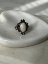 Load image into Gallery viewer, Mother of Pearl Sterling Ring Size 7
