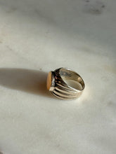 Load image into Gallery viewer, Mother of Pearl Sterling Silver Ring Size 6
