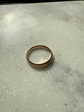 Load image into Gallery viewer, Dainty 14k Yellow Gold Ring Size 6.75
