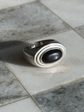 Load image into Gallery viewer, Black Onyx 950 Silver Ribbed Ring Size 10
