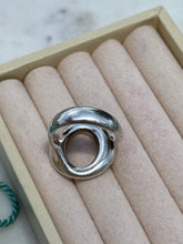 Load image into Gallery viewer, Tiffany &amp; Co. Elsa Peretti Sterling Ring Size 6
