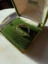 Load image into Gallery viewer, Sterling Silver Chevron Ring Size 6.75
