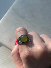 Load image into Gallery viewer, Vintage Sterling Silver Ring Size 7
