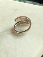 Load image into Gallery viewer, Crushed Inlay Sterling Bypass Ring
Size 7.5

