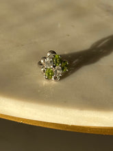 Load image into Gallery viewer, Green &amp; White Sterling Silver Ring Size 7
