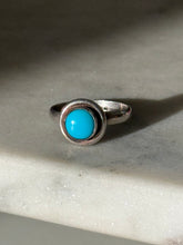 Load image into Gallery viewer, Vintage Turquoise Sterling Silver Ring Size 7
