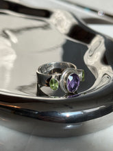 Load image into Gallery viewer, Amethyst &amp; Peridot Sterling Silver Ring Size 9.5
