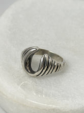 Load image into Gallery viewer, Ribbed Horseshoe Sterling Silver Ring Size 8

